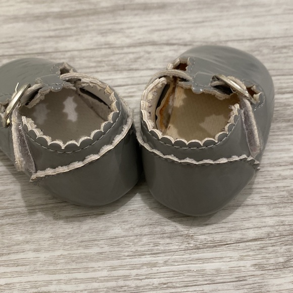 (Double) Grey Mary Jane baby shoes. Size 6 months. - Picture 4 of 4